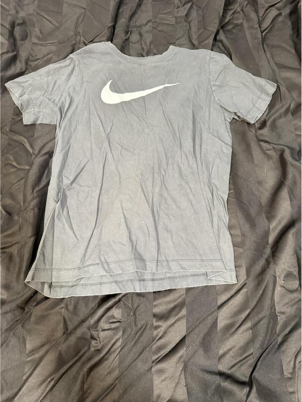 Nike The‎ Nike Tee Athletic Cut T-Shirt Large